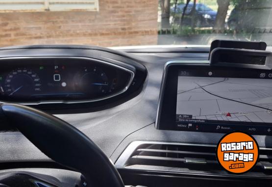 Autos - Peugeot 5008 2018 Diesel 106000Km - En Venta