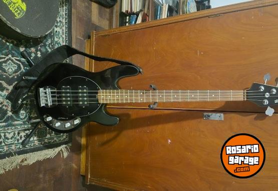 Instrumentos Musicales - Music man sting ray, ernie ball.(replica) - En Venta