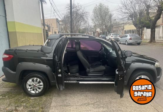 Camionetas - Fiat STRADA ADVENTURE LOCKER 2015 GNC 146000Km - En Venta