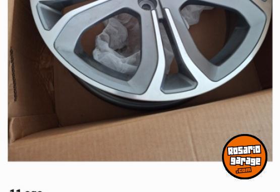 Accesorios para Autos - Llanta Peugeot 208 - En Venta