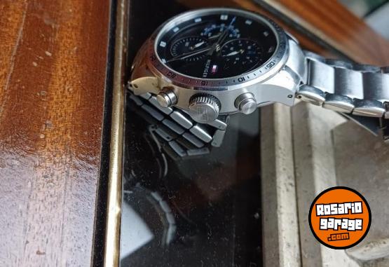 Indumentaria - Reloj tomy LIQUIDO HOY!!! - En Venta