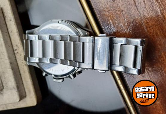 Indumentaria - Reloj tomy LIQUIDO HOY!!! - En Venta