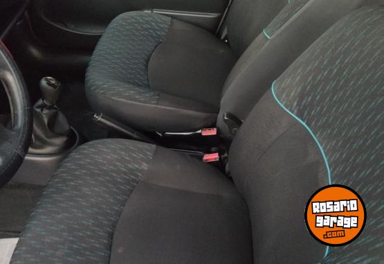 Utilitarios - Renault KANGOO 5 ASIENTOS 2016 GNC 140000Km - En Venta