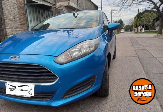 Autos - Ford Fiesta kinetic 2015 Nafta 125000Km - En Venta