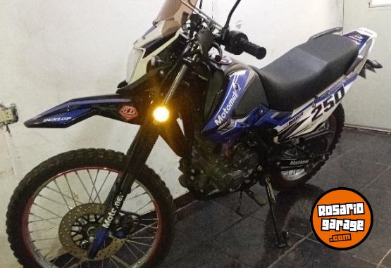 Motos - Motomel Skua 250 2024 Nafta 6400Km - En Venta