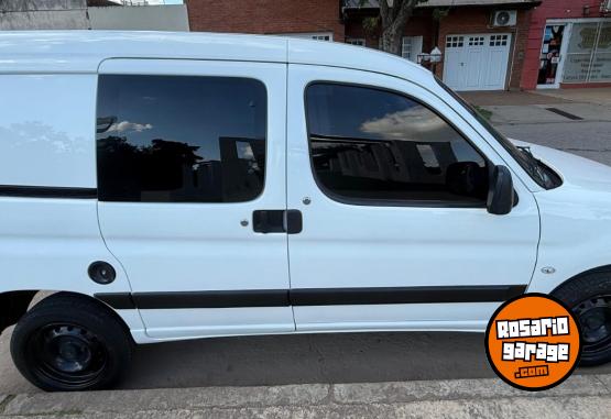 Camionetas - Citroen Berlingo 5 asientos 2018 Diesel 150000Km - En Venta