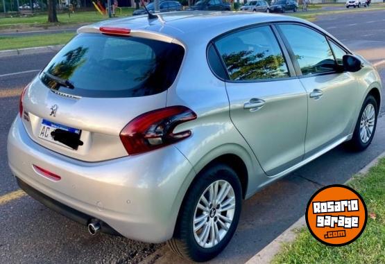 Autos - Peugeot 208 Allure 2018 Nafta 92000Km - En Venta