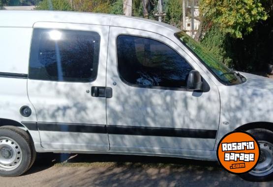 Utilitarios - Citroen Berlingo Business 2022 Nafta 70000Km - En Venta