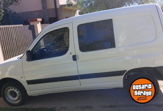Utilitarios - Citroen Berlingo Business 2022 Nafta 70000Km - En Venta