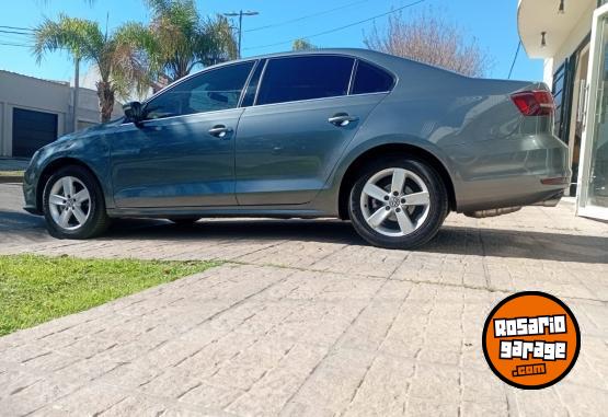 Autos - Volkswagen Vento highline cuero 1.4 2017 Nafta 83000Km - En Venta