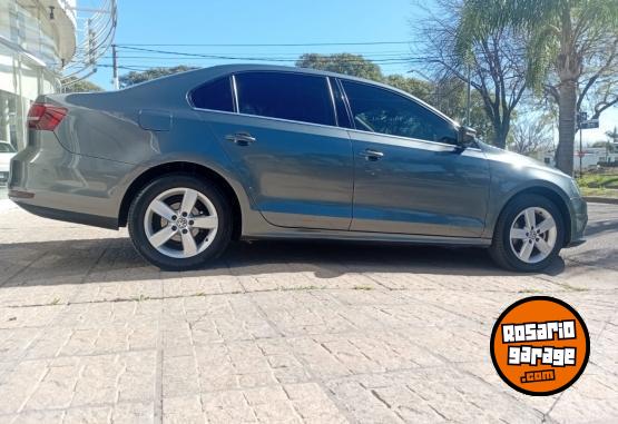 Autos - Volkswagen Vento highline cuero 1.4 2017 Nafta 83000Km - En Venta