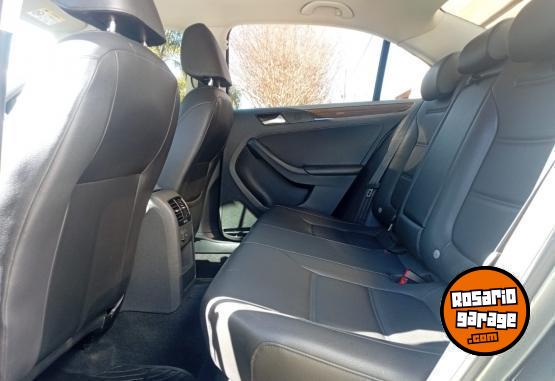 Autos - Volkswagen Vento highline cuero 1.4 2017 Nafta 83000Km - En Venta