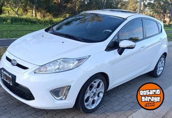 Autos - Ford Fiesta kinetic 2012 Nafta 130000Km - En Venta