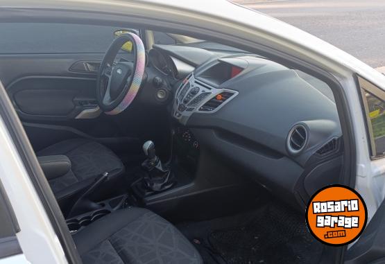 Autos - Ford Fiesta kinetic 2012 Nafta 130000Km - En Venta