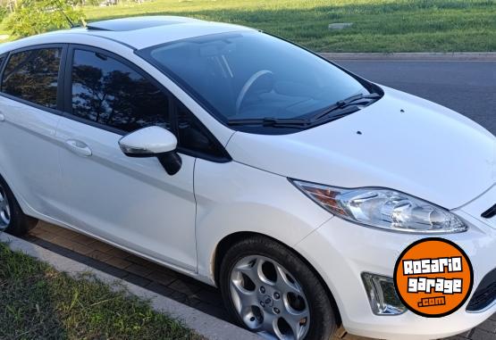 Autos - Ford Fiesta kinetic 2012 Nafta 130000Km - En Venta