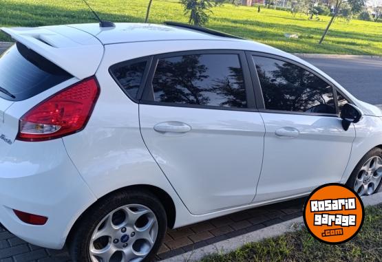 Autos - Ford Fiesta kinetic 2012 Nafta 130000Km - En Venta