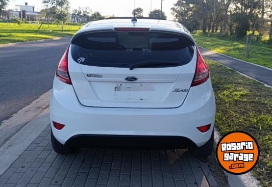 Autos - Ford Fiesta kinetic 2012 Nafta 130000Km - En Venta
