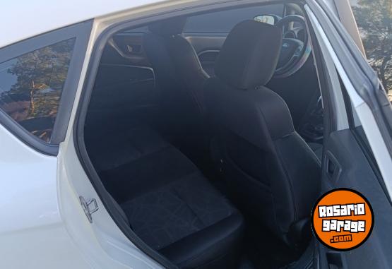 Autos - Ford Fiesta kinetic 2012 Nafta 130000Km - En Venta
