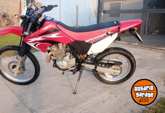 Motos - Honda XR tornado 250 2017 Nafta 30000Km - En Venta