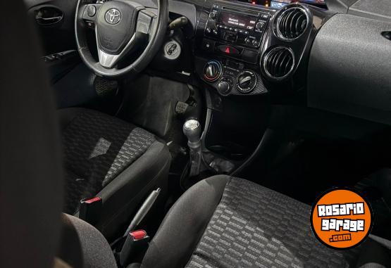 Autos - Toyota Etios 2015 Nafta - En Venta