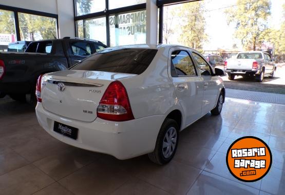 Autos - Toyota etios xs 1.5 6m/t 2017 Nafta 126000Km - En Venta