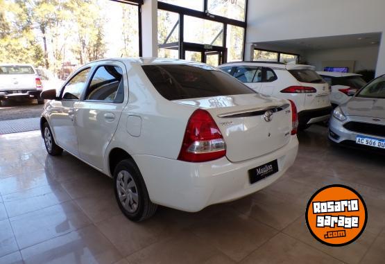 Autos - Toyota etios xs 1.5 6m/t 2017 Nafta 126000Km - En Venta