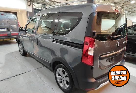 Autos - Renault Kangoo Stepway 2026 Nafta 0Km - En Venta