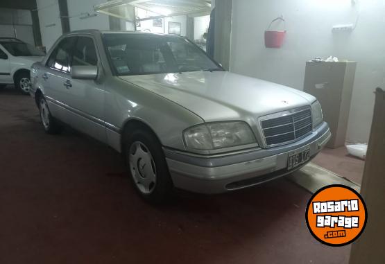 Autos - Mercedes Benz C 180 1996 Nafta 165000Km - En Venta