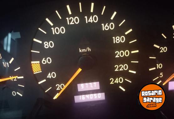 Autos - Mercedes Benz C 180 1996 Nafta 165000Km - En Venta