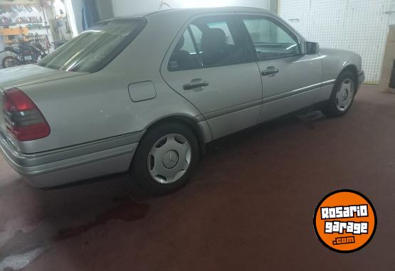 Autos - Mercedes Benz C 180 1996 Nafta 165000Km - En Venta
