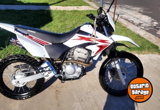 Motos - Honda Tornado 250 2023 Nafta 5500Km - En Venta