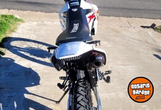 Motos - Honda Tornado 250 2023 Nafta 5500Km - En Venta