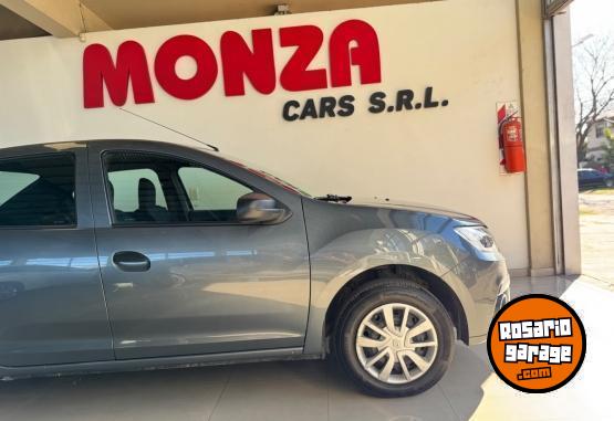 Autos - Renault Logan 2024 GNC 54000Km - En Venta