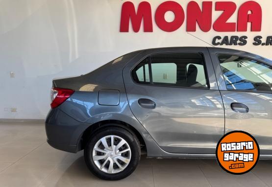 Autos - Renault Logan 2024 GNC 54000Km - En Venta