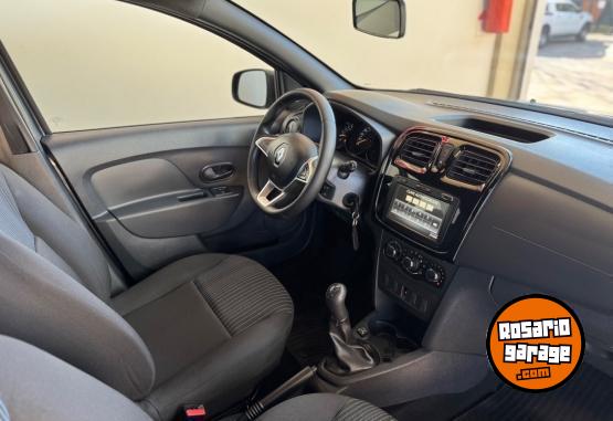 Autos - Renault Logan 2024 GNC 54000Km - En Venta