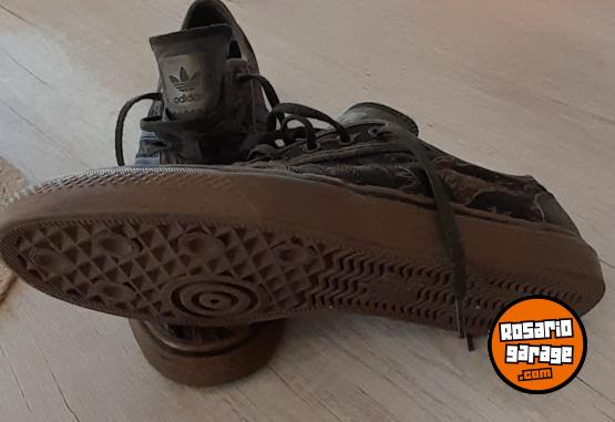 Indumentaria - Zapatillas Adidas talle 43 excelente estado - En Venta
