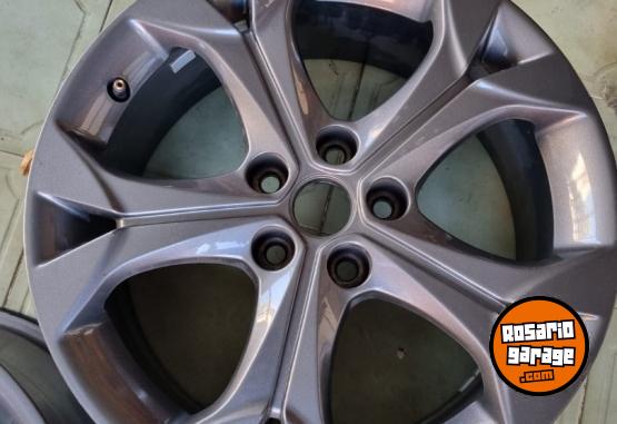 Accesorios para Autos - Llantas Chevrolet Cruze LTZ (Hatchback) 17" y Sensores de Aire - En Venta