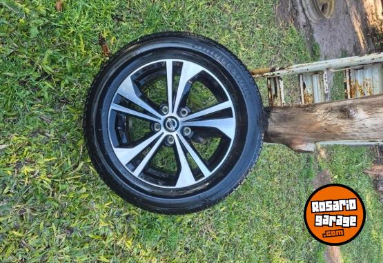 Accesorios para Autos - Llanta Original Nissan Sentra 2024 advance. - En Venta