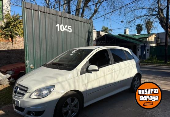 Autos - Mercedes Benz B 180 2011 Nafta 120000Km - En Venta