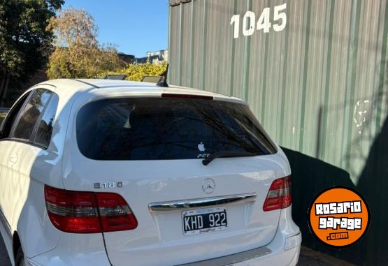 Autos - Mercedes Benz B 180 2011 Nafta 120000Km - En Venta