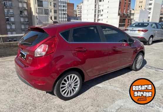 Autos - Ford Fiesta Titanium 2018 Nafta 84000Km - En Venta