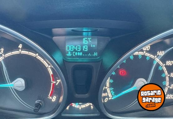 Autos - Ford Fiesta Titanium 2018 Nafta 84000Km - En Venta