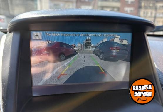 Autos - Ford Fiesta Titanium 2018 Nafta 84000Km - En Venta