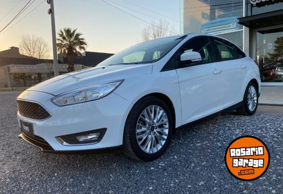 Autos - Ford Focus SE Plus 2.0 2017 Nafta 100000Km - En Venta