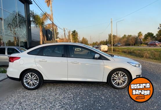 Autos - Ford Focus SE Plus 2.0 2017 Nafta 100000Km - En Venta