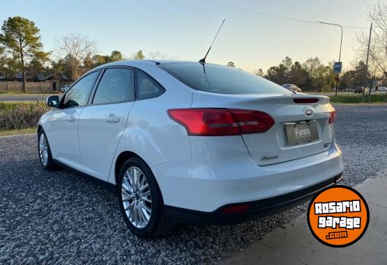Autos - Ford Focus SE Plus 2.0 2017 Nafta 100000Km - En Venta