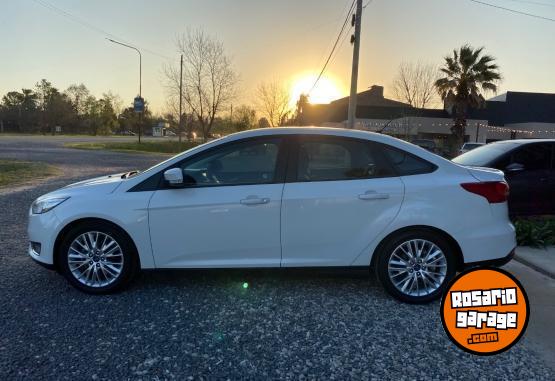 Autos - Ford Focus SE Plus 2.0 2017 Nafta 100000Km - En Venta