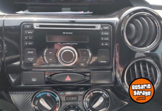 Autos - Toyota Etios 2014 Nafta 110000Km - En Venta