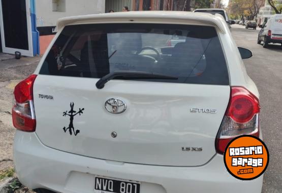 Autos - Toyota Etios 2014 Nafta 110000Km - En Venta
