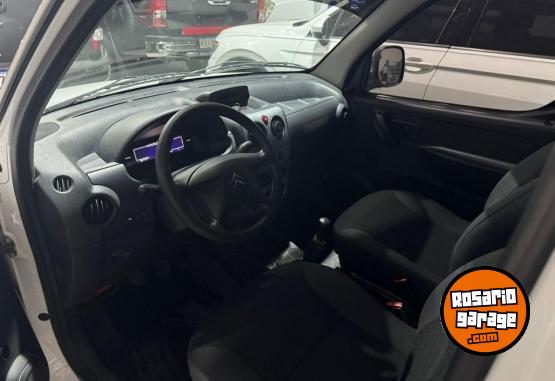 Utilitarios - Citroen Berlingo VTI Furgon 1.6 2022 Nafta 190000Km - En Venta